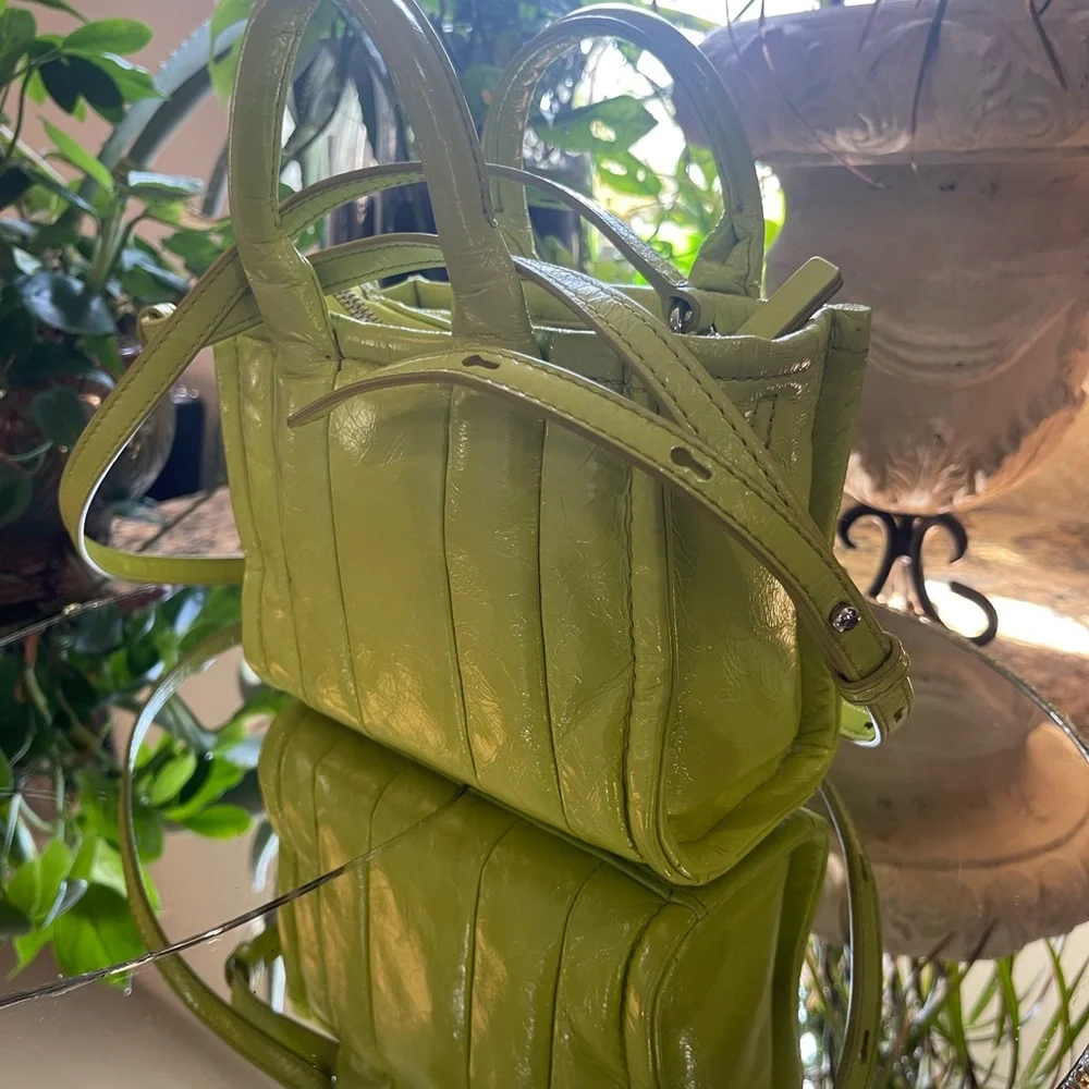 Marc Jacobs Lime Green Mini Tote. EUC - Picture 11 of 11